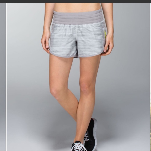 Lululemon Tracker Short II *2-way Stretch - Picture 1 of 8